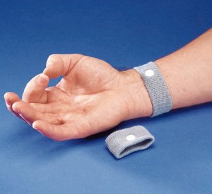 DI-400 | Davis Instruments Queaz-Away Wrist Band